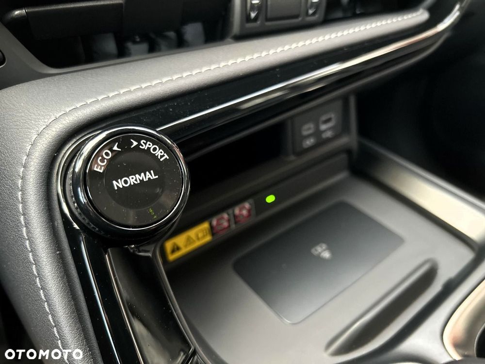 Lexus NX 350h Prestige AWD - 18