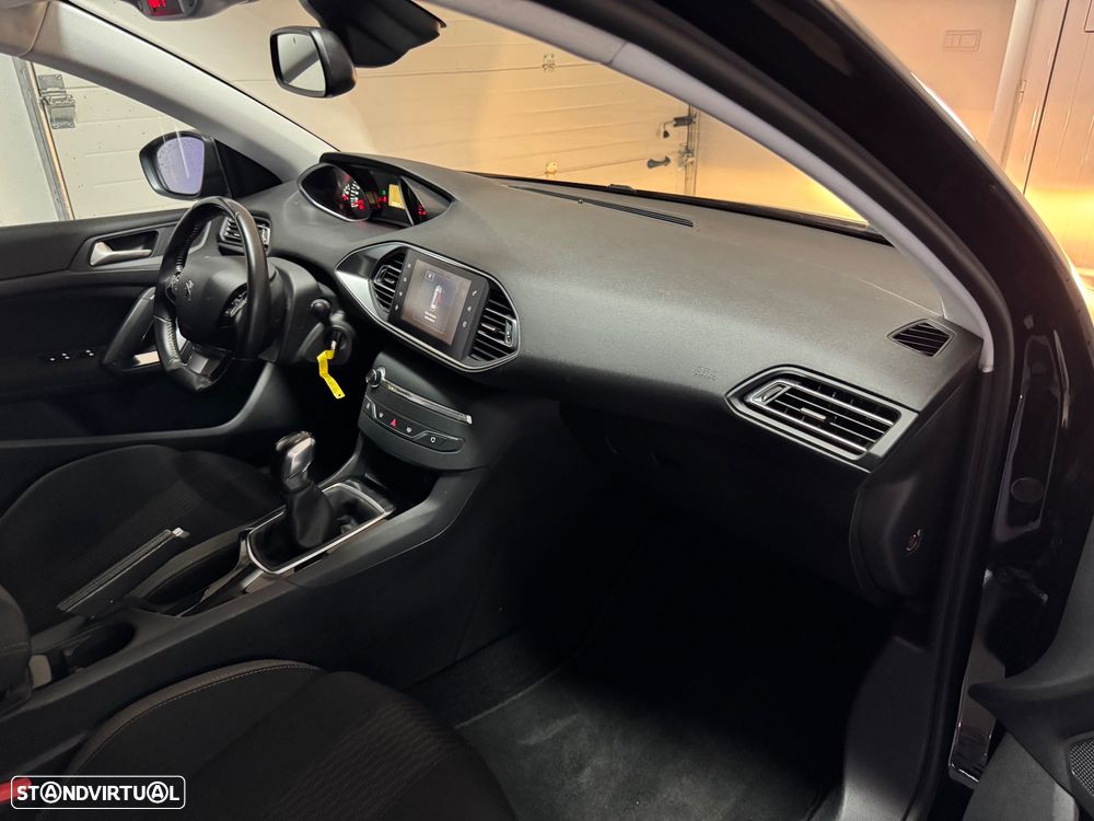 Peugeot 308 1.6 BlueHDi Allure J17 - 18