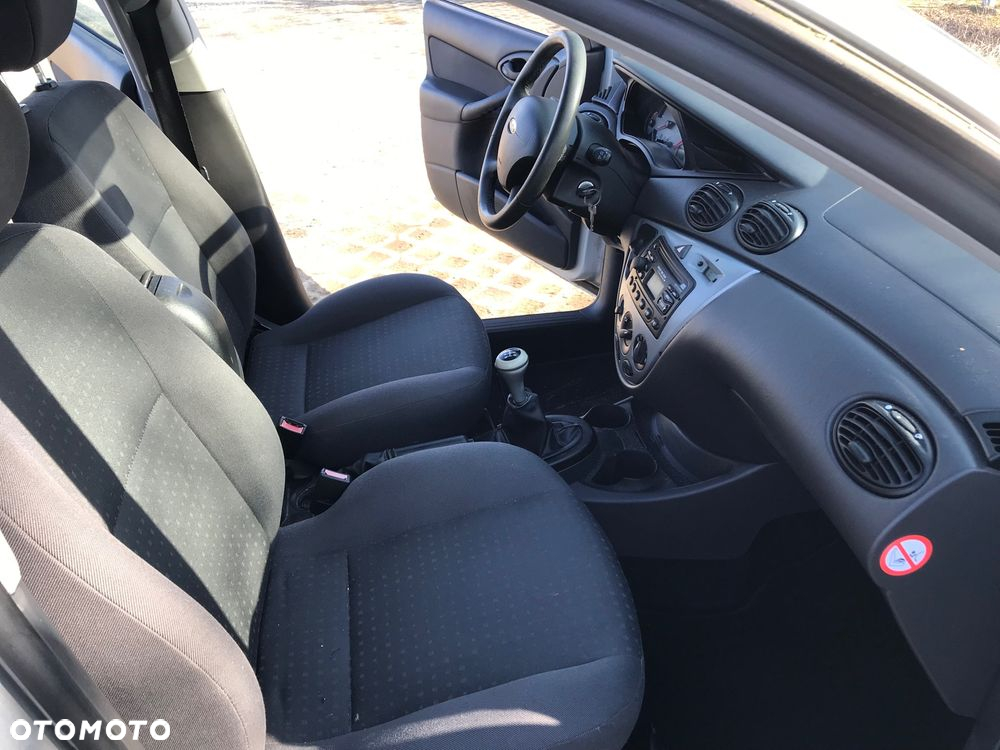 Ford Focus 1.8 Comfort - 8