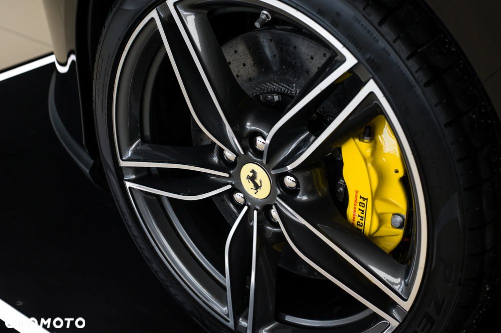 Ferrari Roma Spider - 13