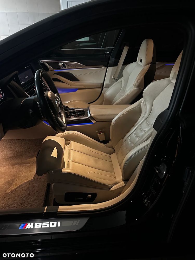 BMW Seria 8 - 25