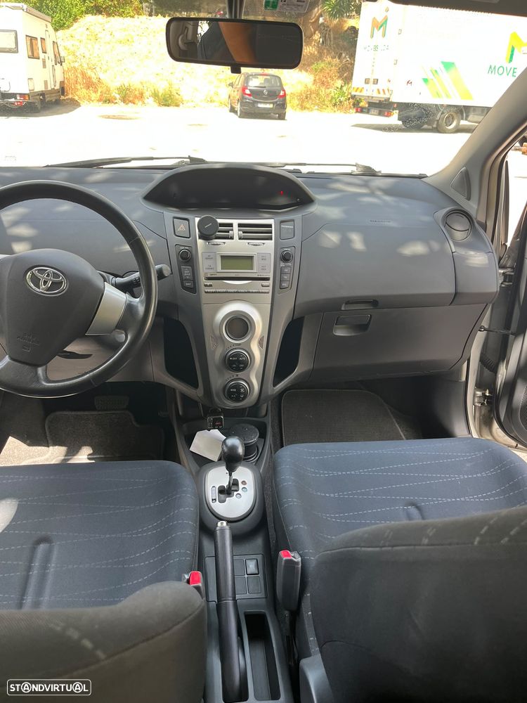 Toyota Yaris 1.3 VVT-i Cool - 8