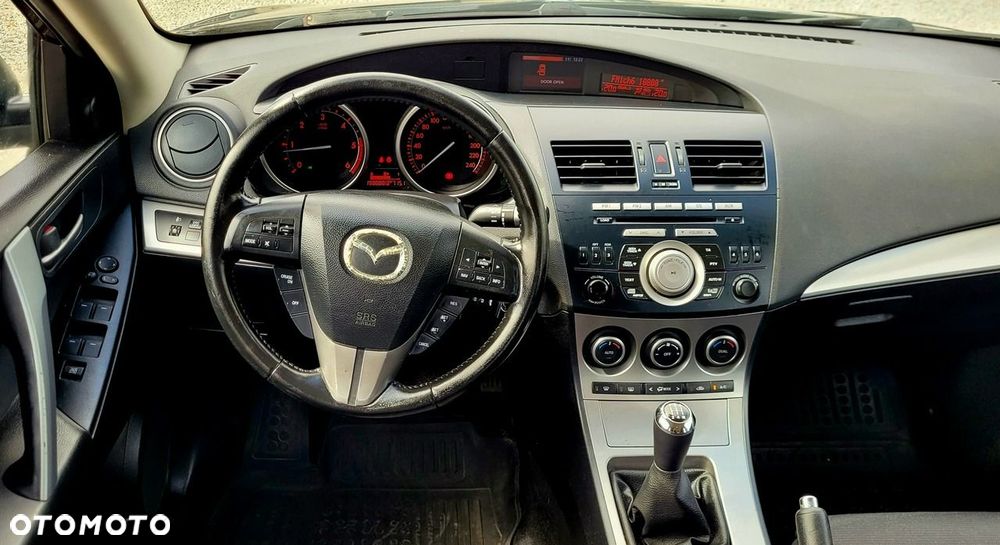 Mazda 3 1.6 CD Exclusive + - 19