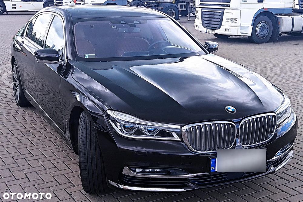 BMW Seria 7 750Li xDrive - 23