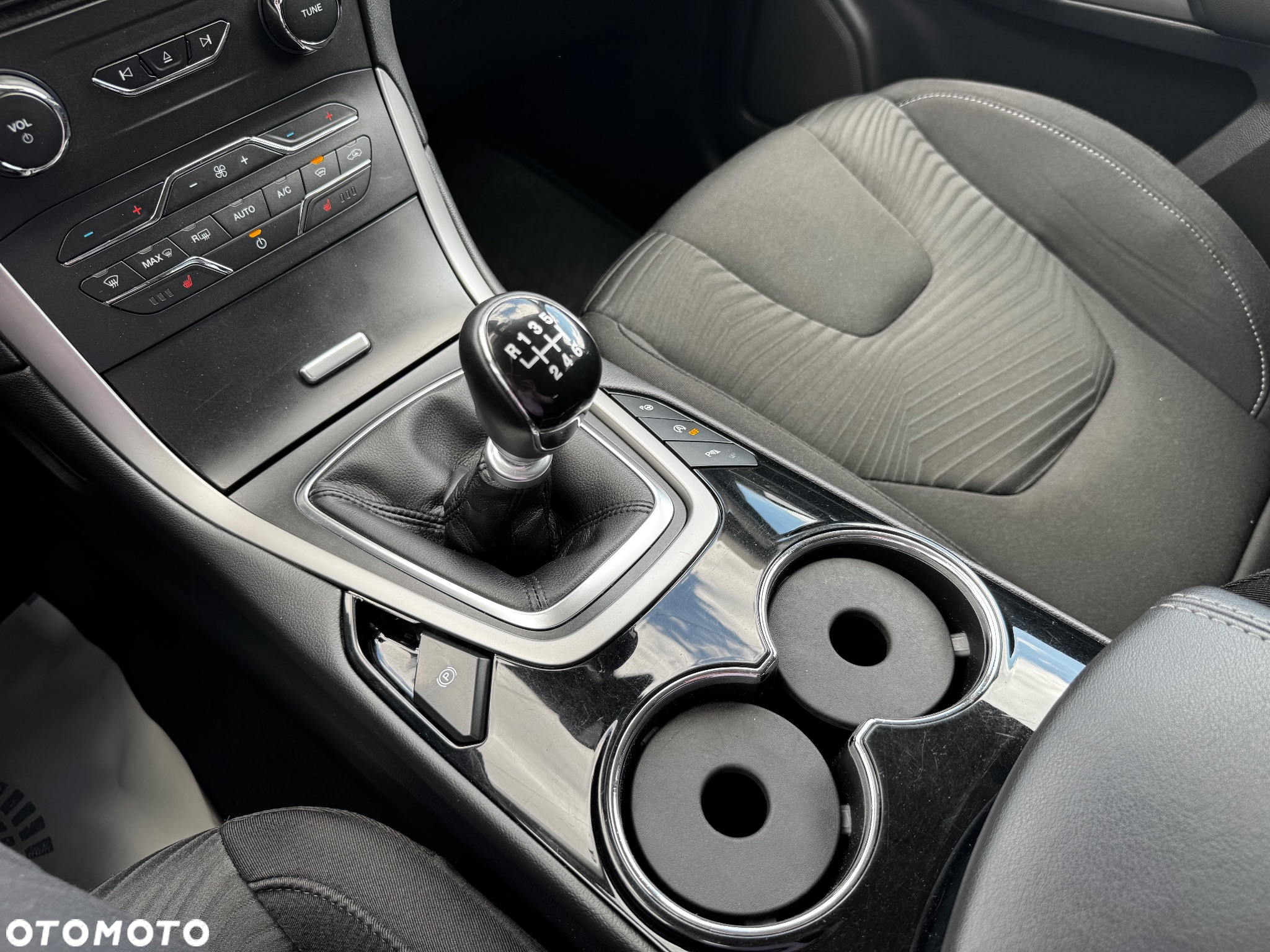 Ford S-Max - 33