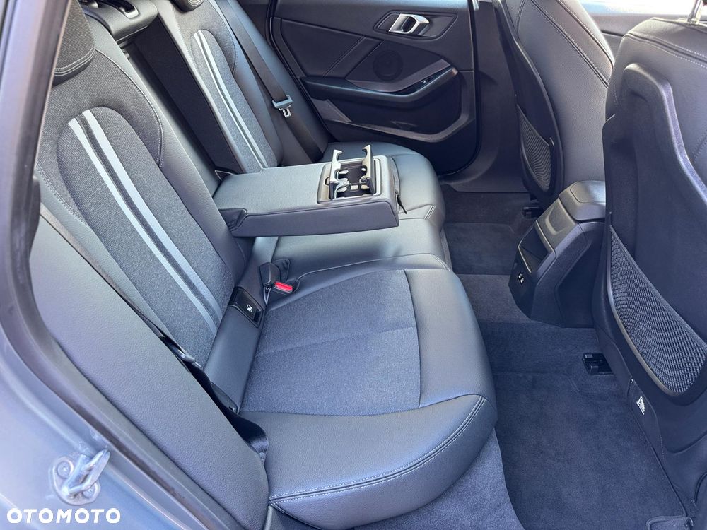 BMW Seria 2 220i Advantage sport - 39