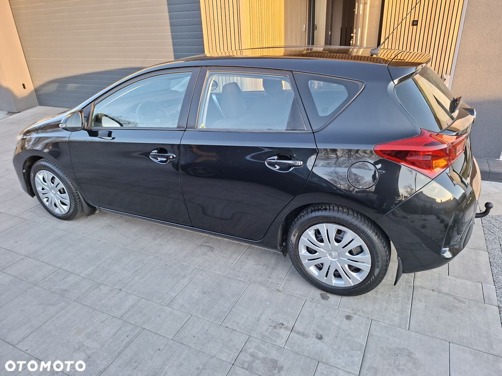 Toyota Auris - 5