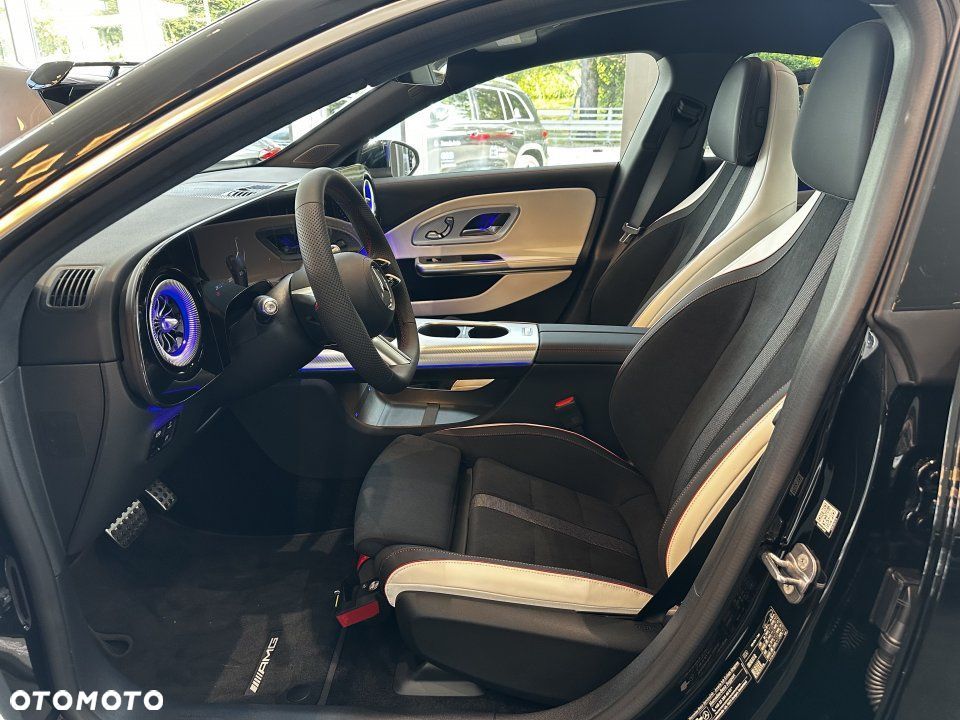 Mercedes-Benz CLA - 4