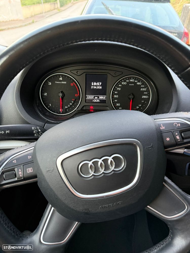 Audi A3 Sportback 1.6 TDI B.Line Attraction - 6