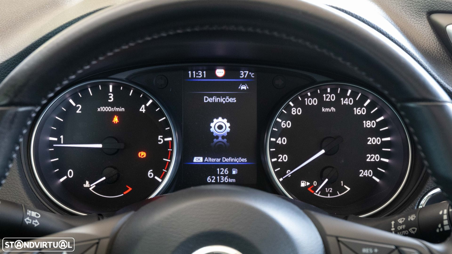 Nissan Qashqai 1.5 dCi N-Connecta - 6