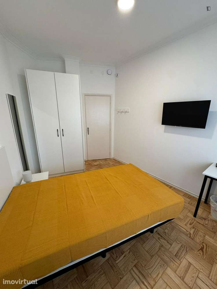 Quarto - localizado em Norton de Matos Coimbra - Grande imagem: 2/13