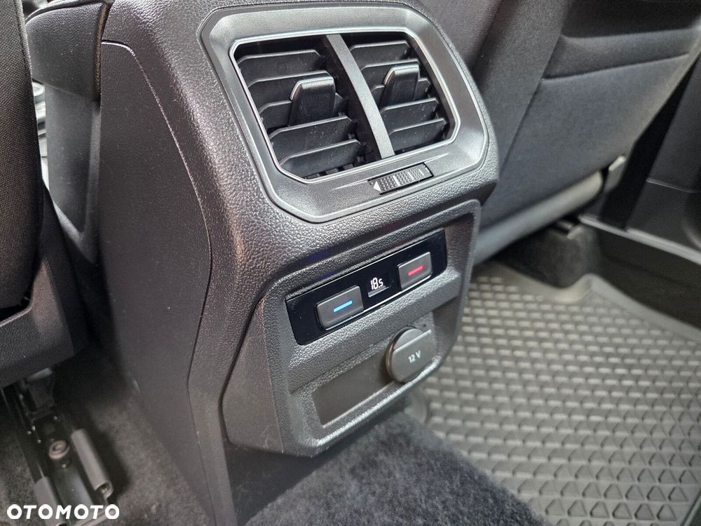 Volkswagen Tiguan - 16