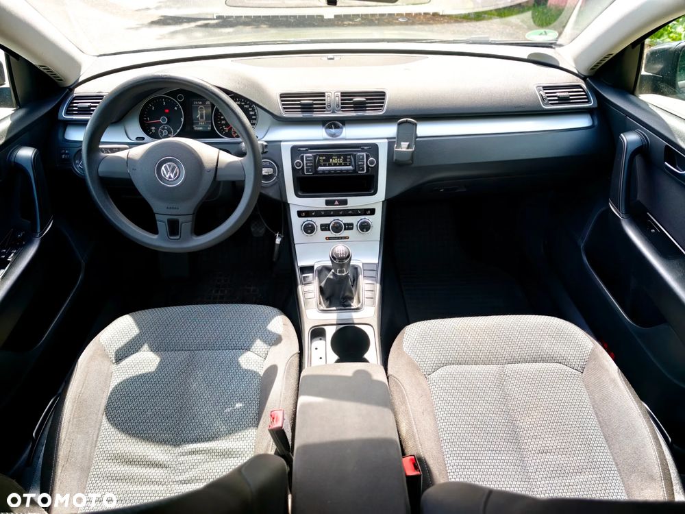 Volkswagen Passat 2.0 TDI DPF Comfortline - 11