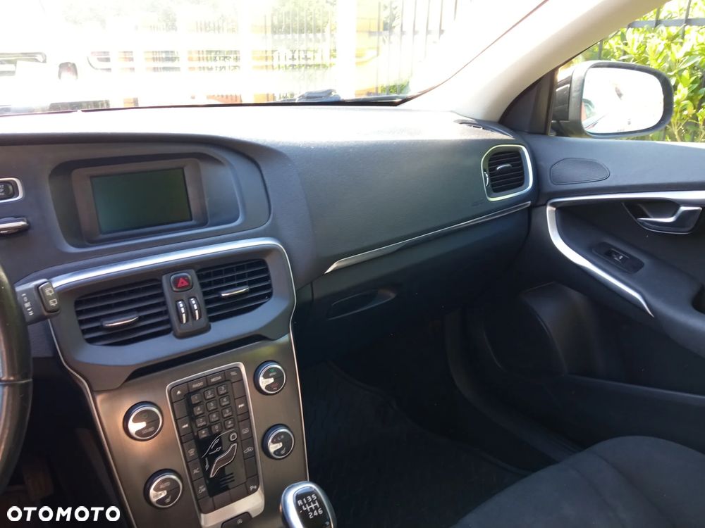 Volvo V40 D2 Kinetic - 9