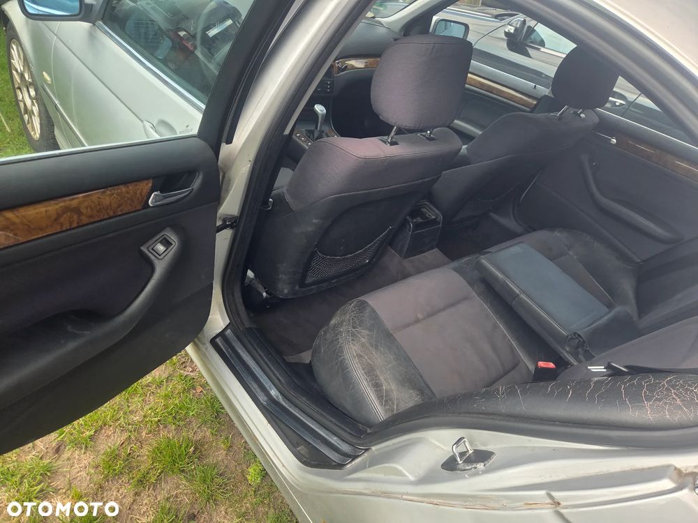 BMW Seria 3 325i Edition Sport - 15