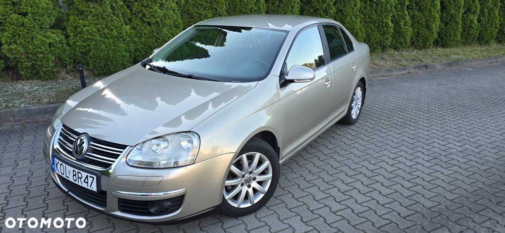 Volkswagen Jetta - 1