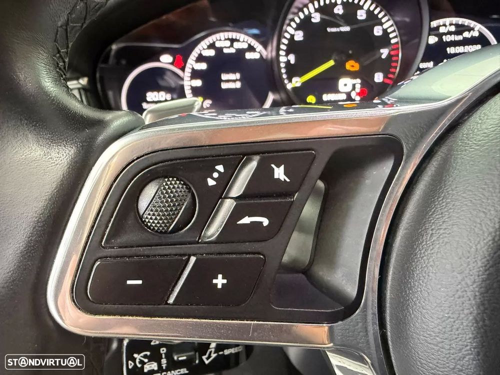 Porsche Panamera Sport Turismo 4 E-Hybrid - 22