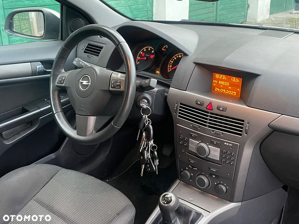 Opel Astra GTC 1.4 Cosmo - 8
