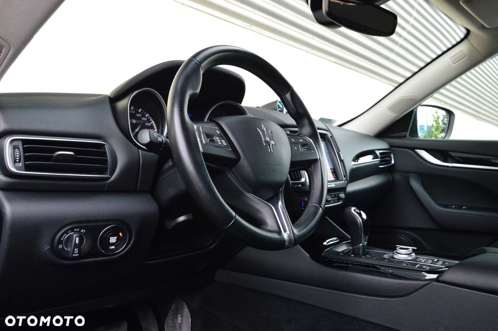 Maserati Levante Granlusso - 12