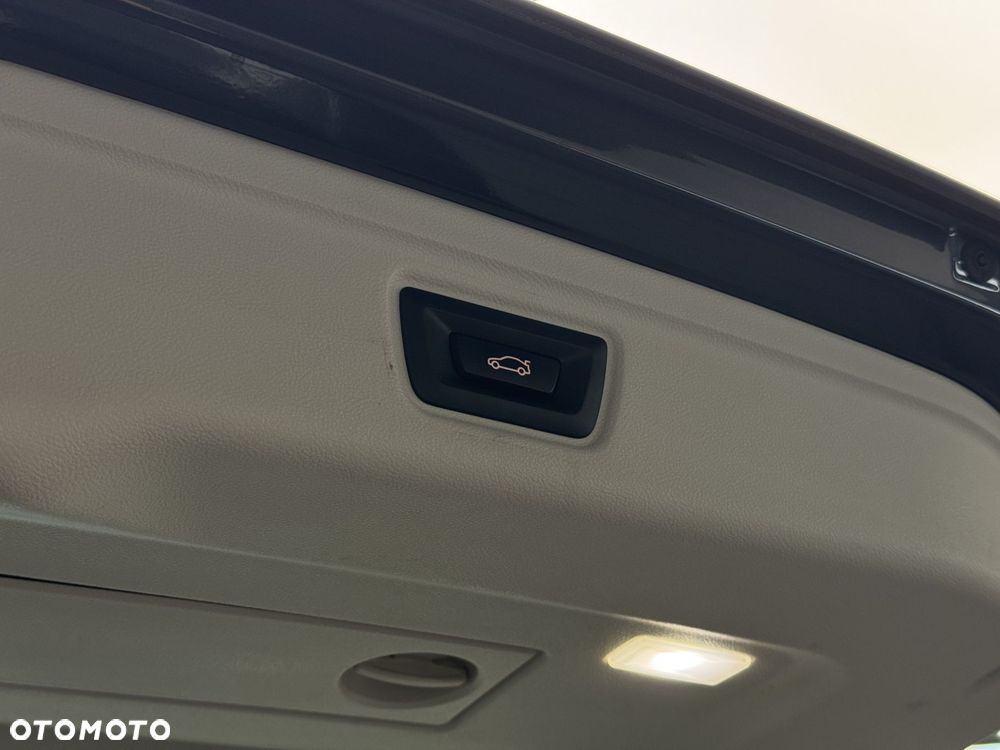 BMW Seria 3 318i - 20