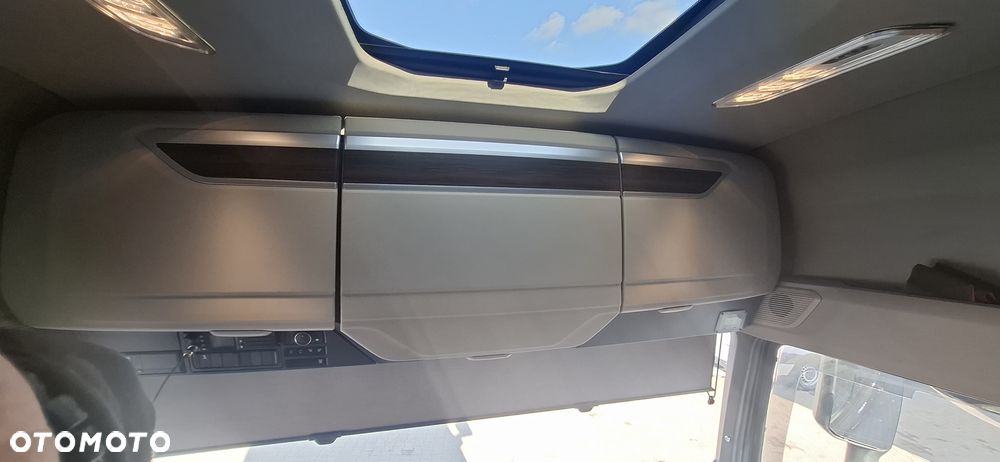 DAF XG+ - 28