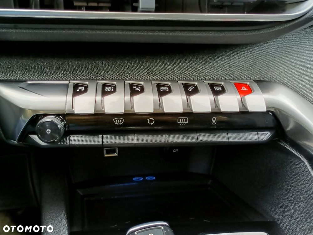 Peugeot 3008 PureTech 130 Stop & Start GPF EAT8 Allure Pack - 26