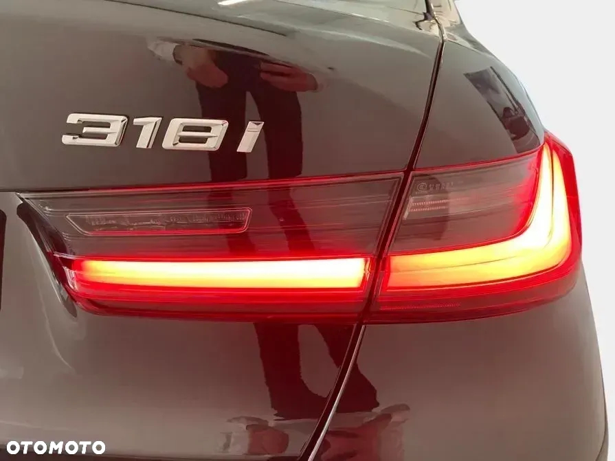 BMW Seria 3 318i M Sport - 19