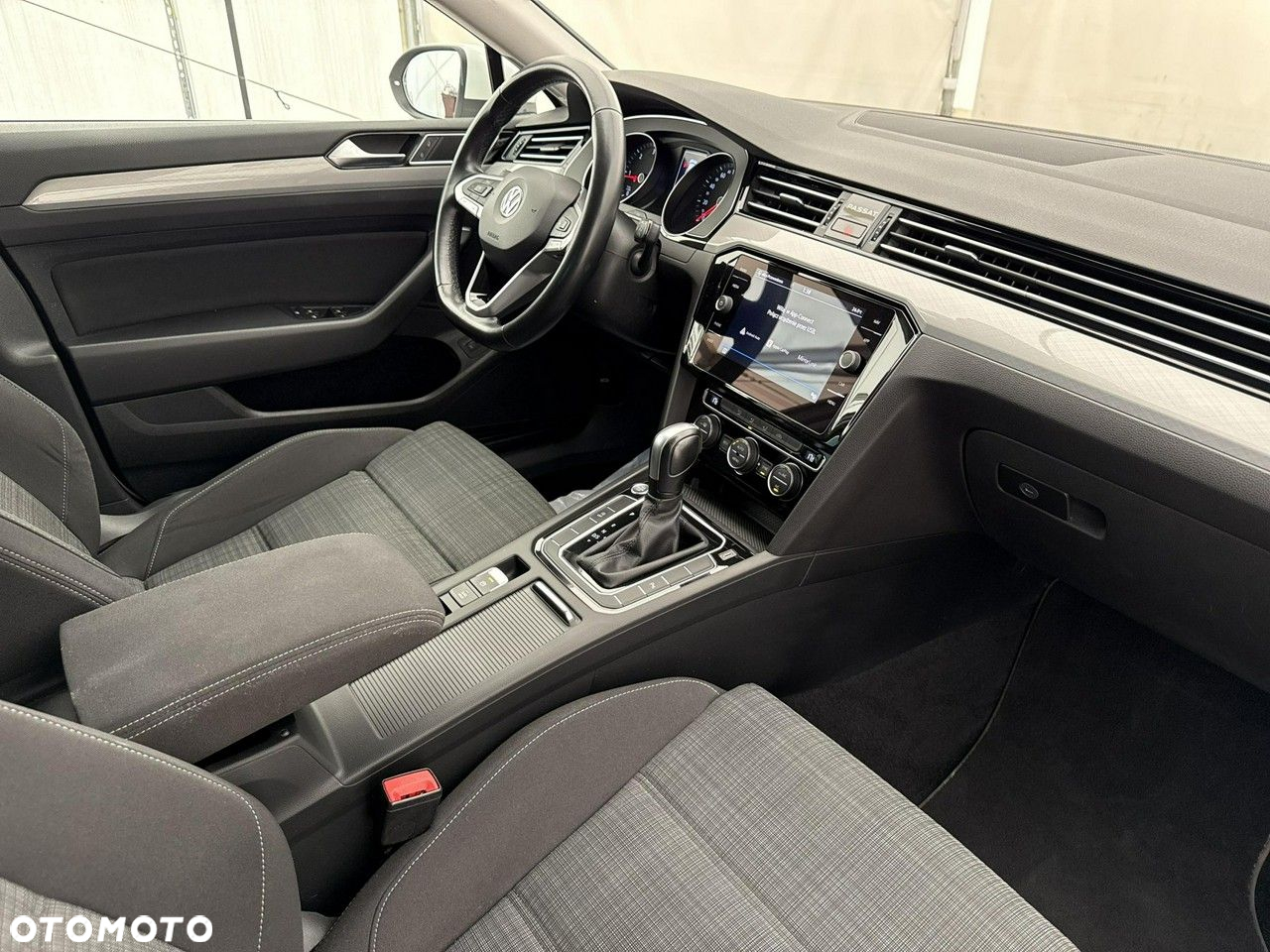 Volkswagen Passat - 21