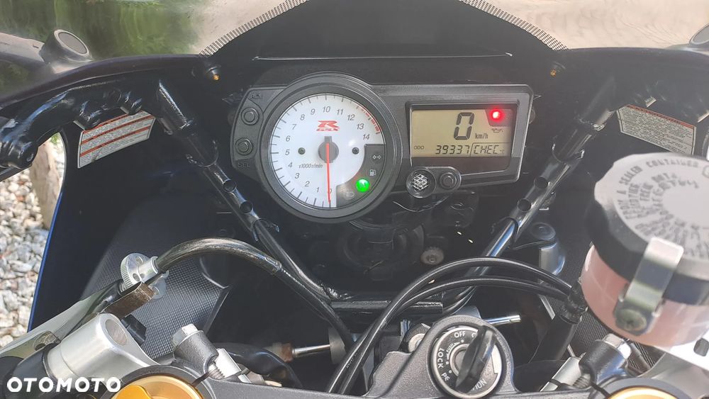 Suzuki GSX-R - 24