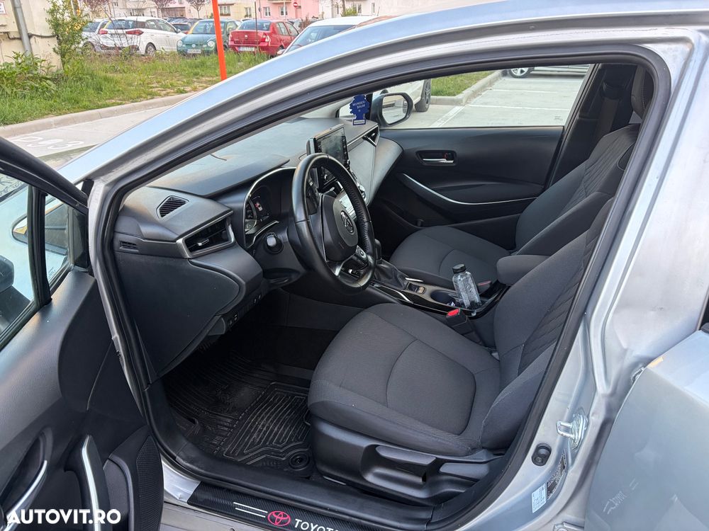 Toyota Corolla 1.8 Business Edition - 16