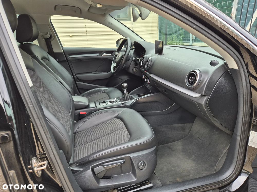 Audi A3 Sportback 2.0 TDI Ambiente - 18