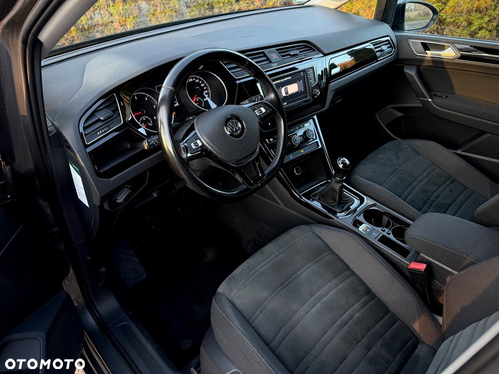 Volkswagen Touran 2.0 TDI BMT Highline - 9