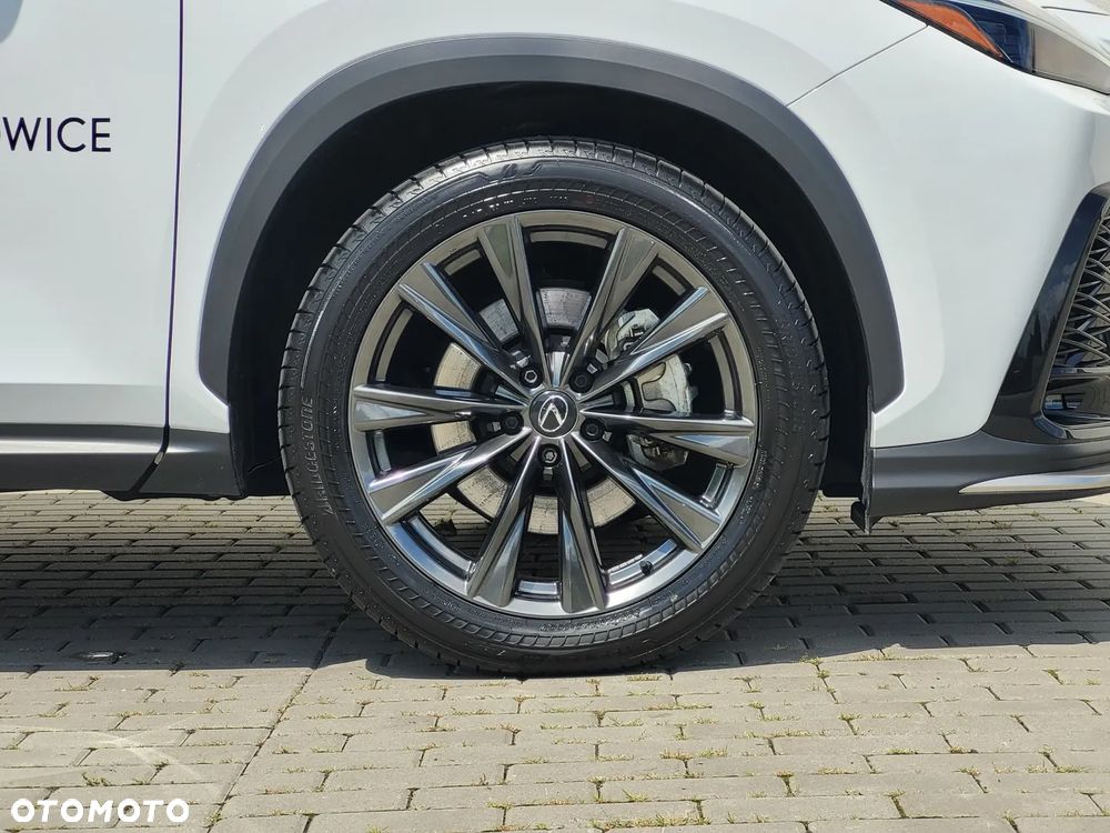 Lexus NX 450h+ F Sport AWD - 11