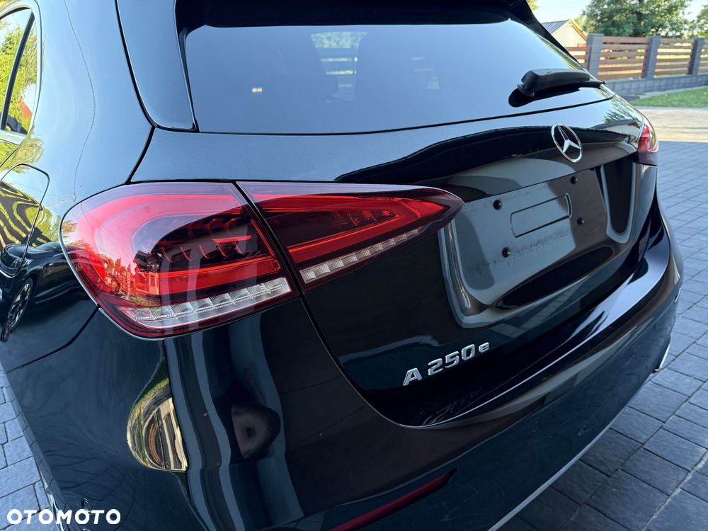 Mercedes-Benz Klasa A 250 e PHEV AMG Line 8G-DCT - 6