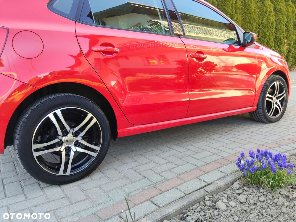 Volkswagen Polo 1.4 Comfortline - 12