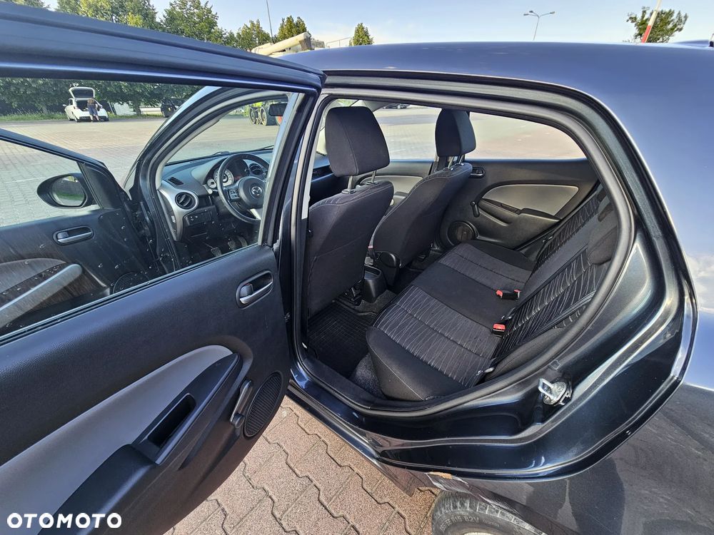 Mazda 2 - 15