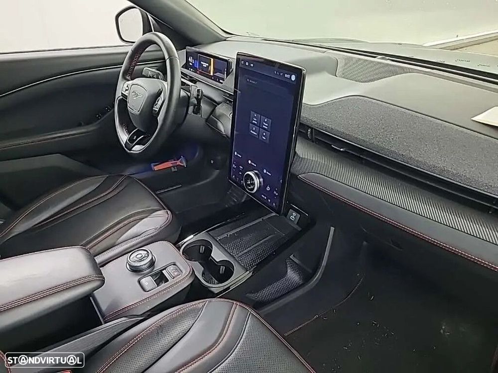 Ford Mustang Mach-E - 12