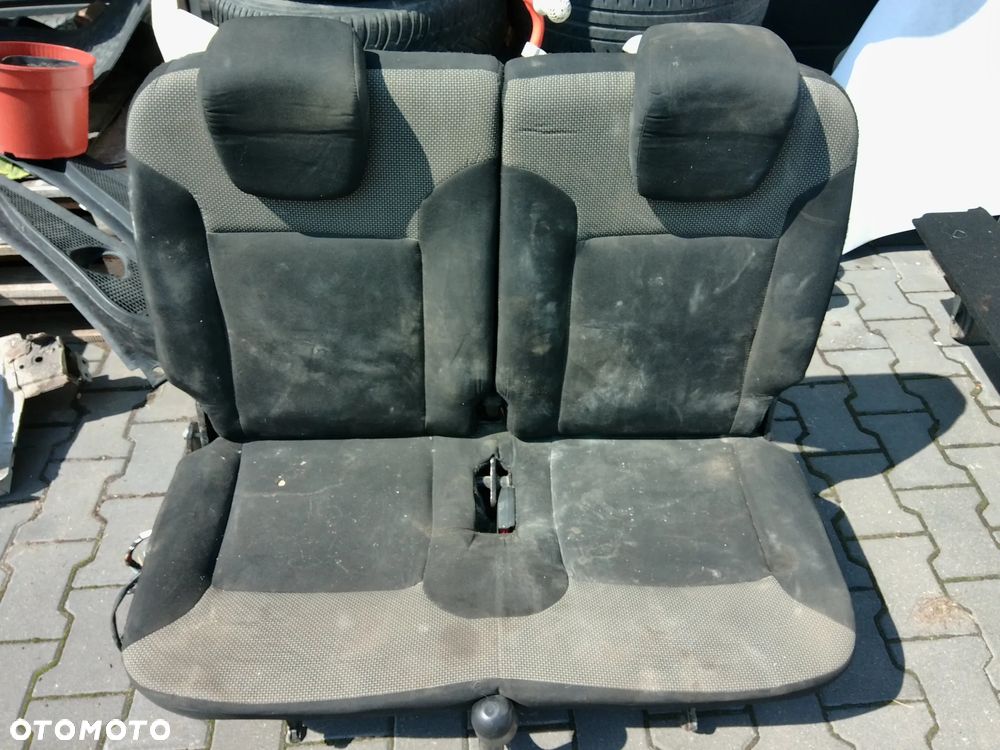 DACIA LODGY FOTEL KANAPA 3 RZAD TANIA DO ODSWIERZENIA ROWNIEZ INNE CZESCI PYTAC - 1