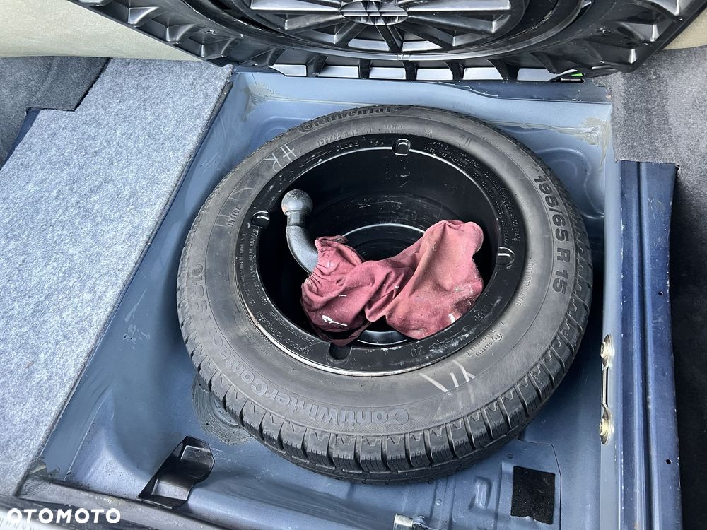 Mercedes-Benz Klasa E 260 - 33