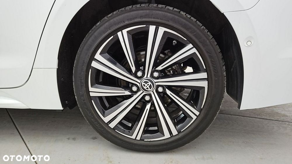 Toyota Corolla 2.0 Hybrid Executive - 23