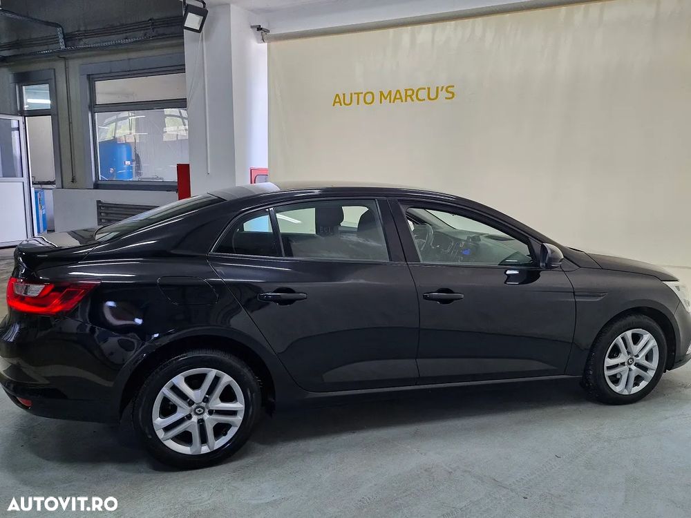 Renault Megane TCe Business - 12