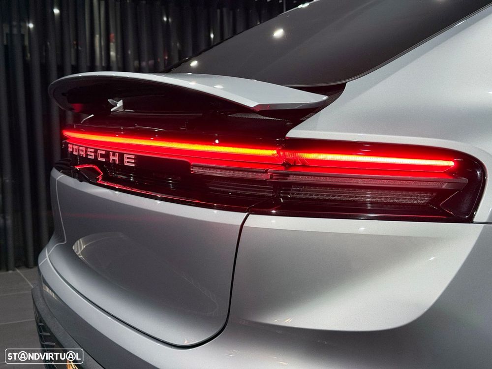 Porsche Macan Electric 4 - 14