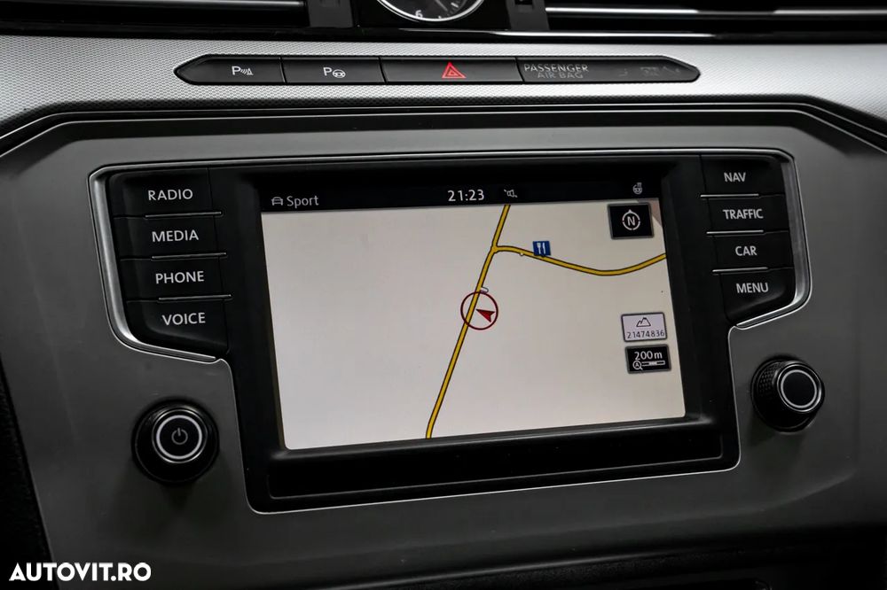 Volkswagen Passat 2.0 TDI SCR (BlueMotion Tech) 4Motion D Highline - 34