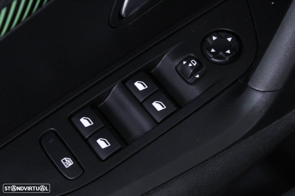 Peugeot 2008 1.2 PureTech Active - 20