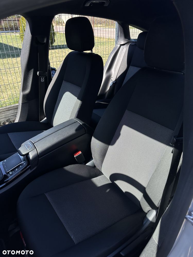 Mercedes-Benz CLA 180 d - 15