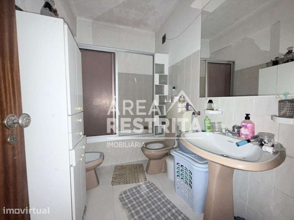 APARTAMENTO T2 COM GARAGEM , TORRE DA MARINHA, SEIXAL - Grande imagem: 5/12