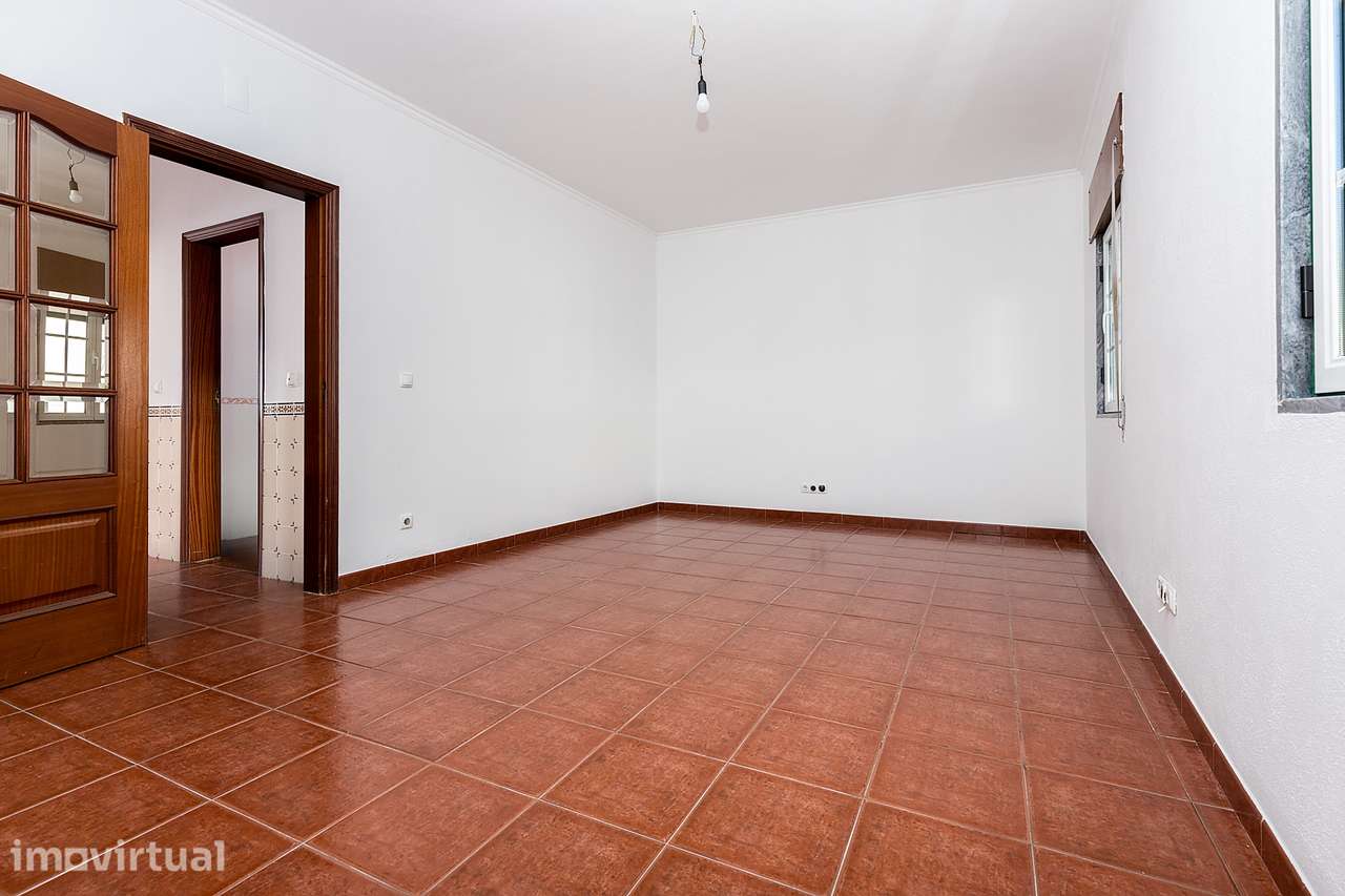 Moradia Unifamiliar T3 com Garagem Ampla e Quintal em Viana do Alentej - Grande imagem: 5/44