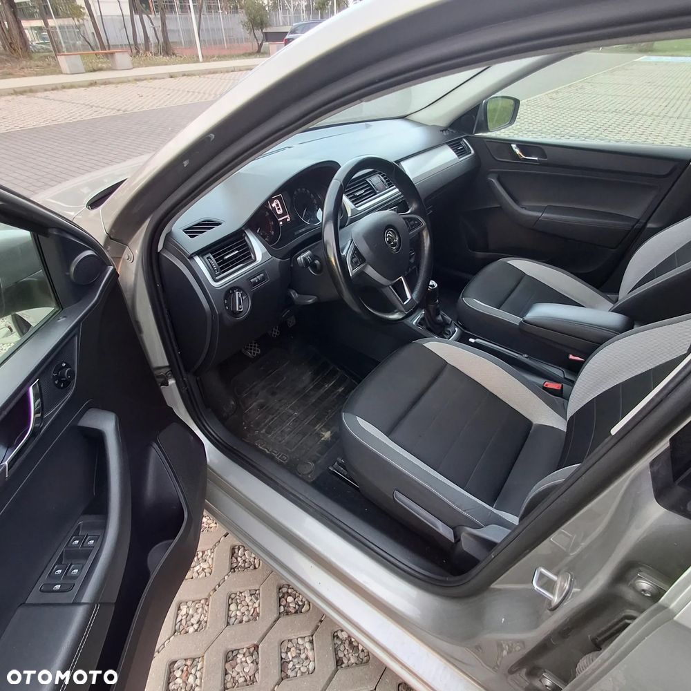 Skoda RAPID 1.2 TSI Ambition - 10