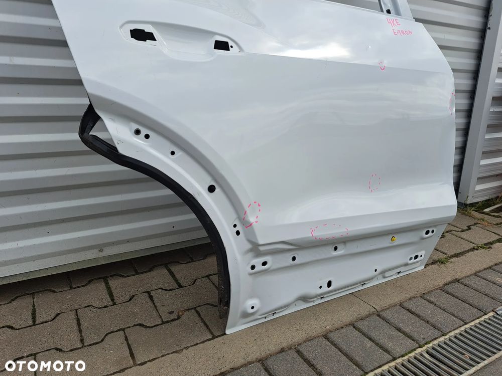 Drzwi tylne Tył prawe Audi e-tron / q8 e-tron 4KE - 2