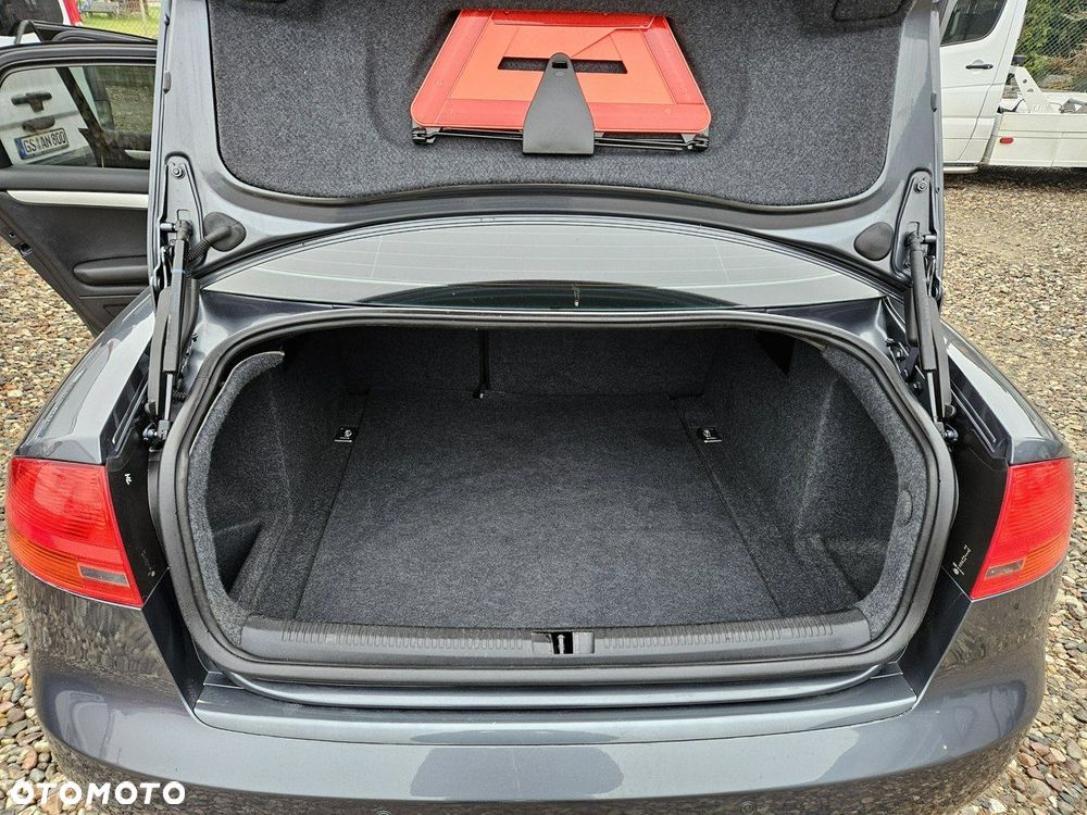 Audi A4 Limousine - 23